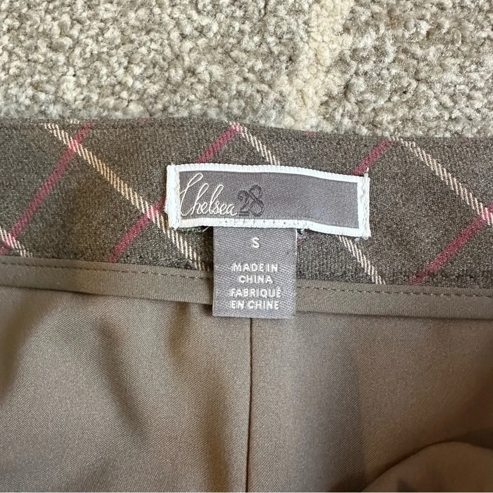 Chelsea28 Gray Plaid Pencil Skirt with Lace Hem